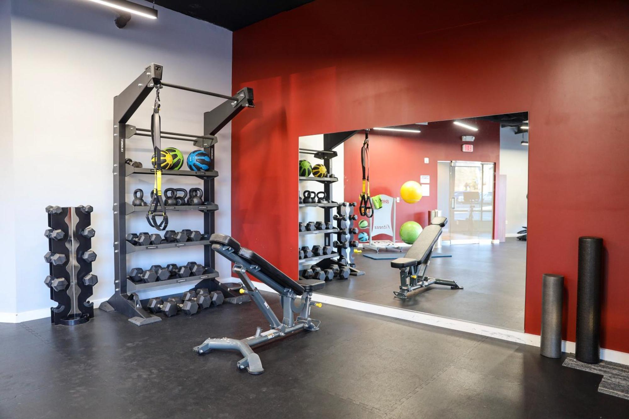 Luxury With Gym, Steps From Commuter Rail #4011